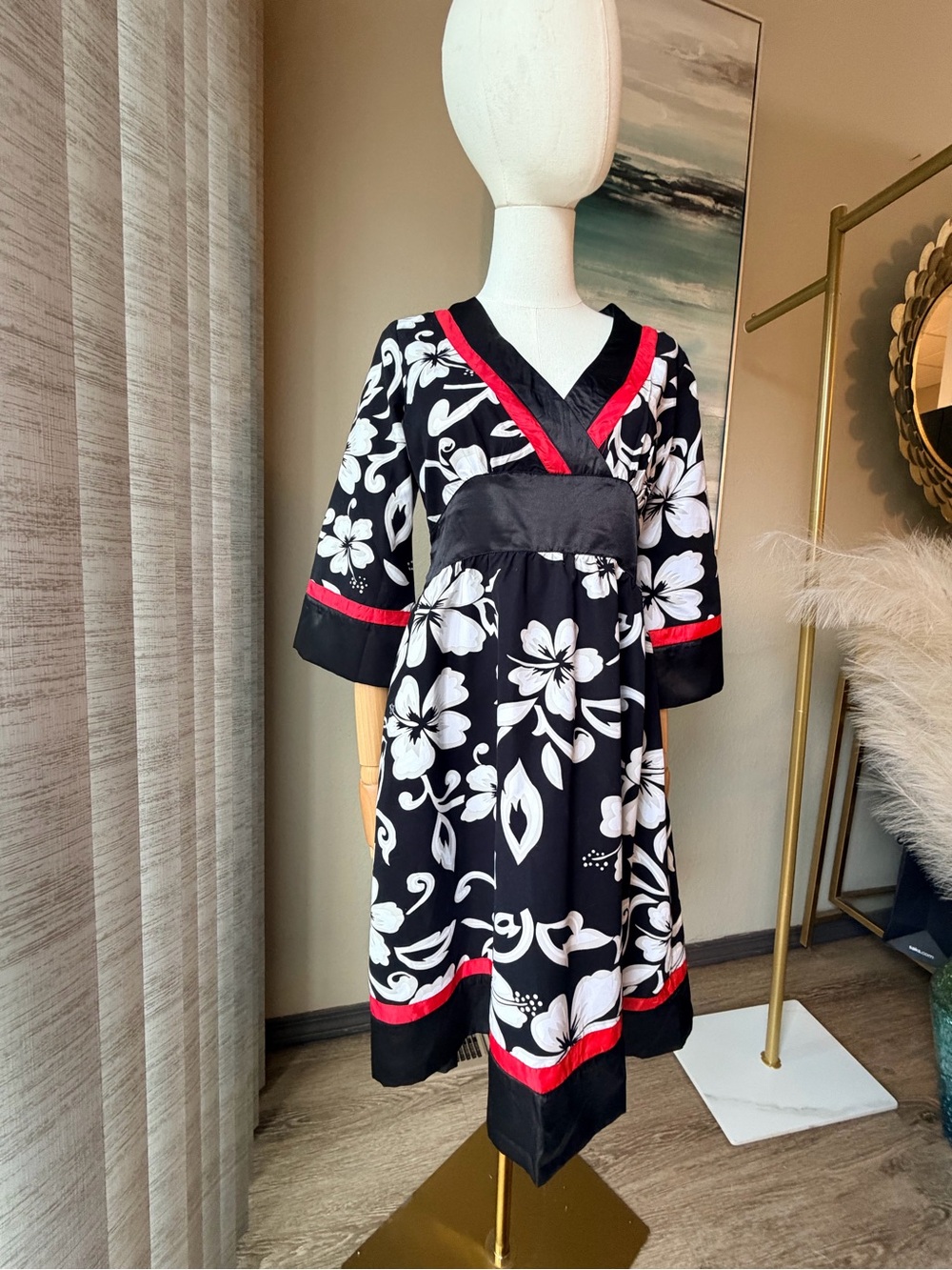 NWT NESLAY Black White Floral Midi Dress Red Trim V Neck Empire Waist Size M